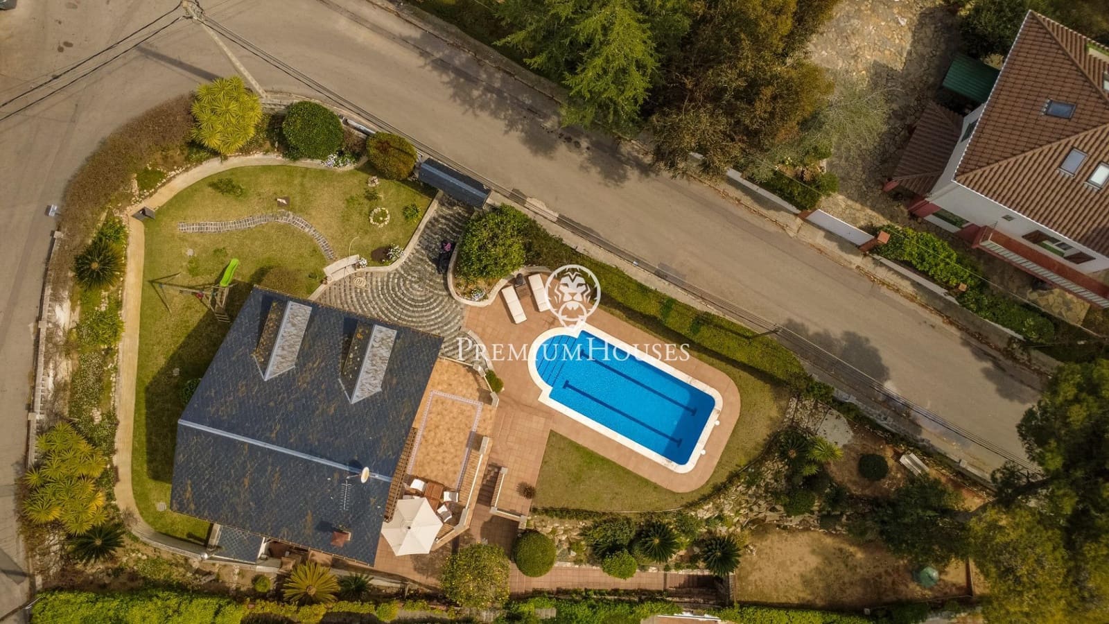 5 soveværelse Villa til salg i Sant Cebria de Vallalta med swimmingpool garage - € 520.000 (Ref: 9747044)