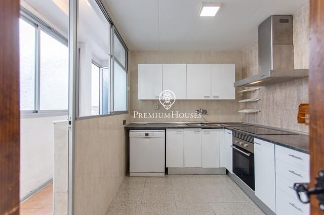 6 chambre Villa/Maison Mitoyenne à vendre à Canet de Mar - 600 000 € (Ref: 9755665)