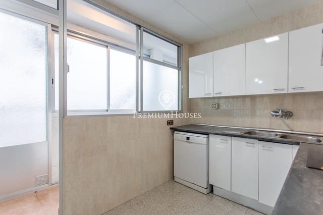 6 chambre Villa/Maison Mitoyenne à vendre à Canet de Mar - 600 000 € (Ref: 9755665)