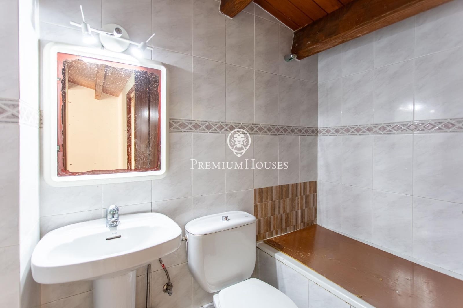 6 chambre Villa/Maison Mitoyenne à vendre à Canet de Mar - 600 000 € (Ref: 9755665)