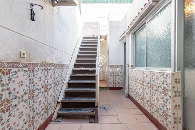 6 chambre Villa/Maison Mitoyenne à vendre à Canet de Mar - 600 000 € (Ref: 9755665)