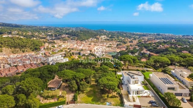 Działka budowlana na sprzedaż w Sant Andreu de Llavaneres - 800 000 € (Ref: 9758954)