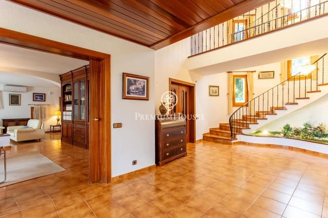 14 soveværelse Finca/Landehus til salg i Arenys de Munt med swimmingpool garage - € 2.950.000 (Ref: 9758955)