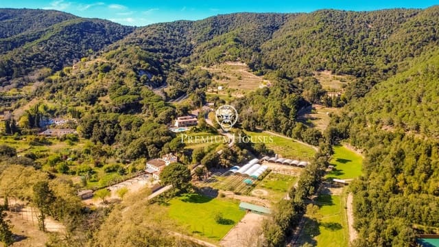 14 soveværelse Finca/Landehus til salg i Arenys de Munt med swimmingpool garage - € 2.950.000 (Ref: 9758955)