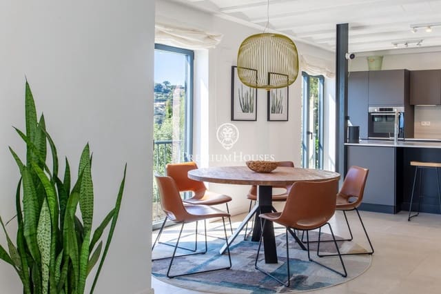 4 soveværelse Villa til salg i Sant Cebrià de Vallalta med swimmingpool garage - € 785.000 (Ref: 9758956)