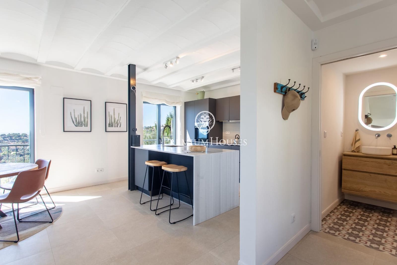 4 soveværelse Villa til salg i Sant Cebria de Vallalta med swimmingpool garage - € 785.000 (Ref: 9758956)