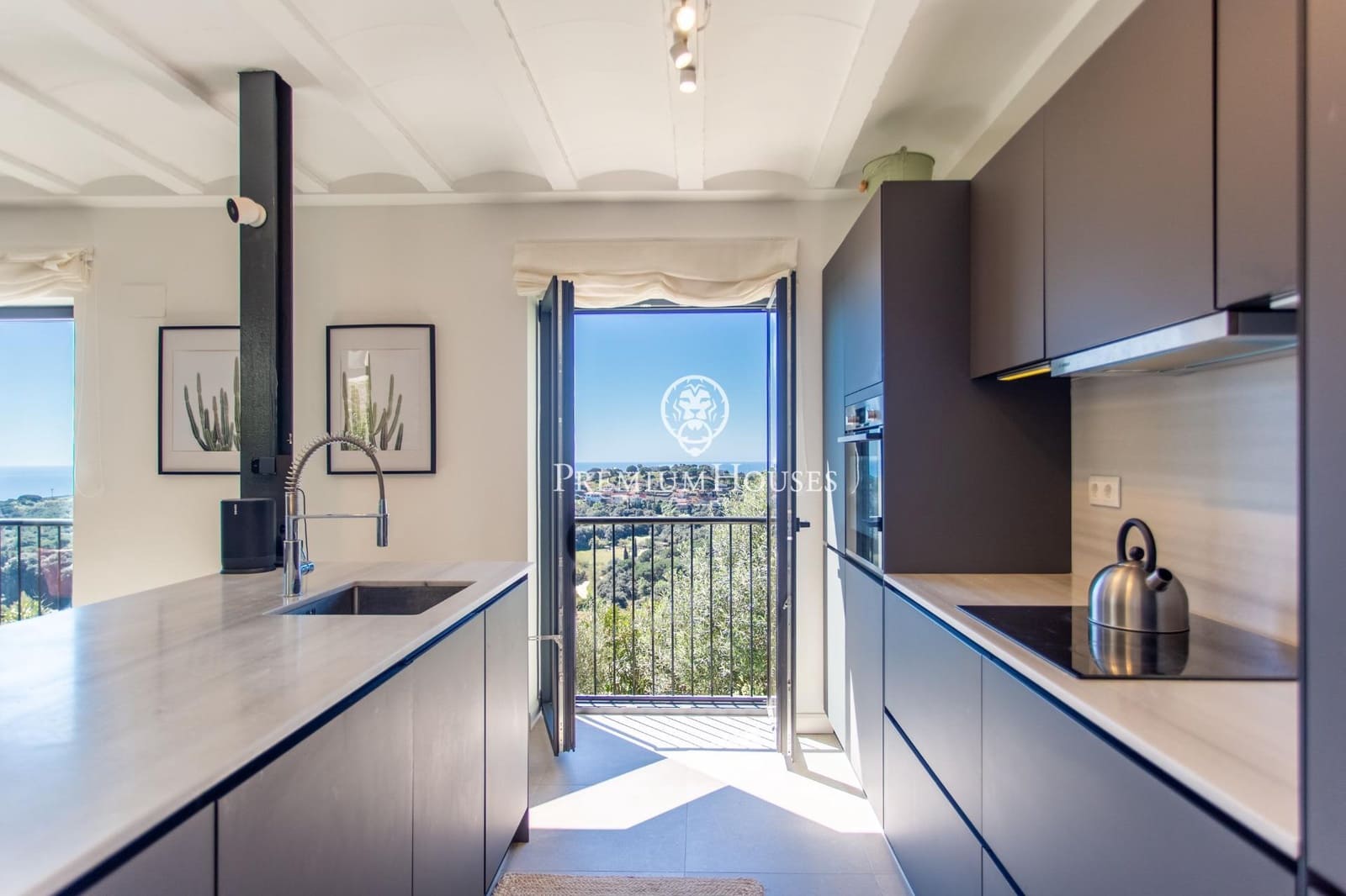 4 soveværelse Villa til salg i Sant Cebria de Vallalta med swimmingpool garage - € 785.000 (Ref: 9758956)