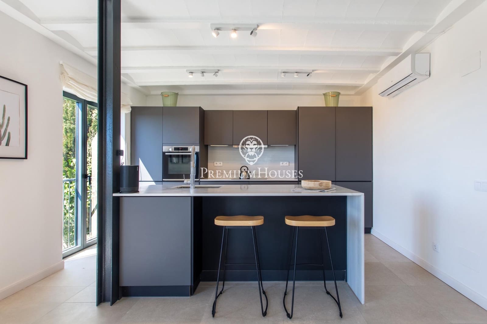 4 soveværelse Villa til salg i Sant Cebria de Vallalta med swimmingpool garage - € 785.000 (Ref: 9758956)