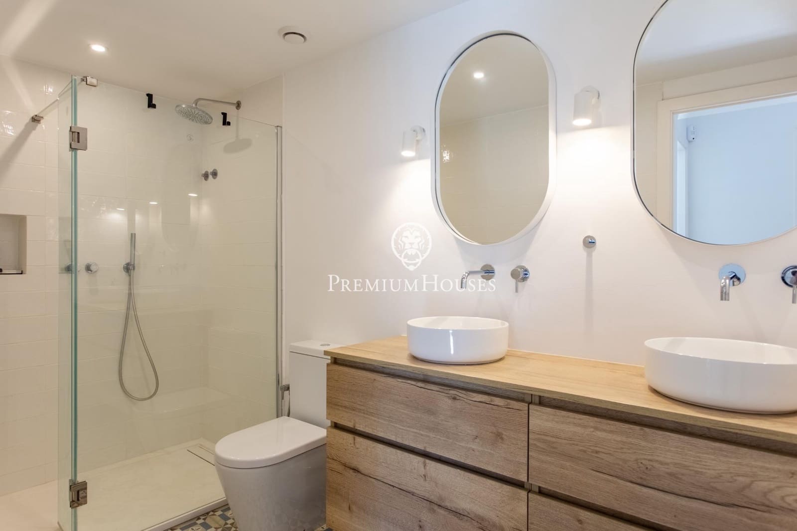 4 soveværelse Villa til salg i Sant Cebria de Vallalta med swimmingpool garage - € 785.000 (Ref: 9758956)