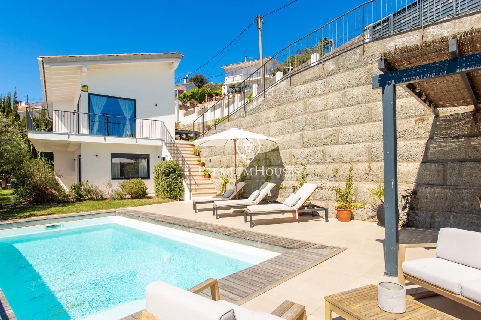 4 soveværelse Villa til salg i Sant Cebria de Vallalta med swimmingpool garage - € 785.000 (Ref: 9758956)