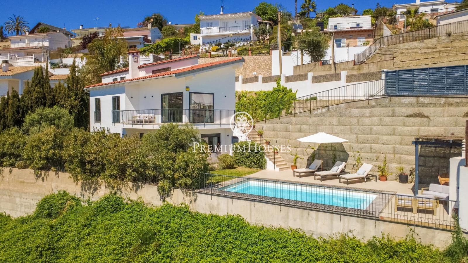 4 soveværelse Villa til salg i Sant Cebria de Vallalta med swimmingpool garage - € 785.000 (Ref: 9758956)