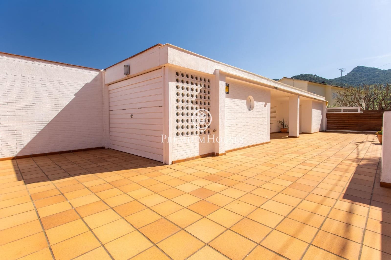 5 soveværelse Villa til salg i Argentona med swimmingpool garage - € 995.000 (Ref: 9758957)