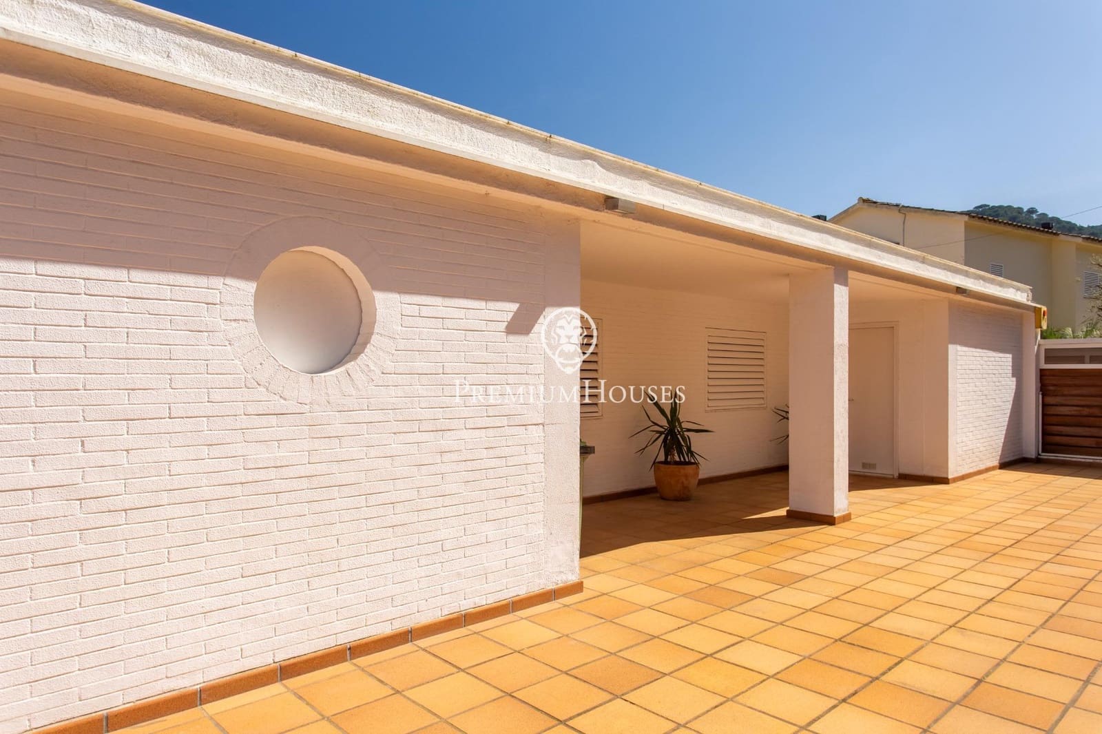 5 soveværelse Villa til salg i Argentona med swimmingpool garage - € 995.000 (Ref: 9758957)