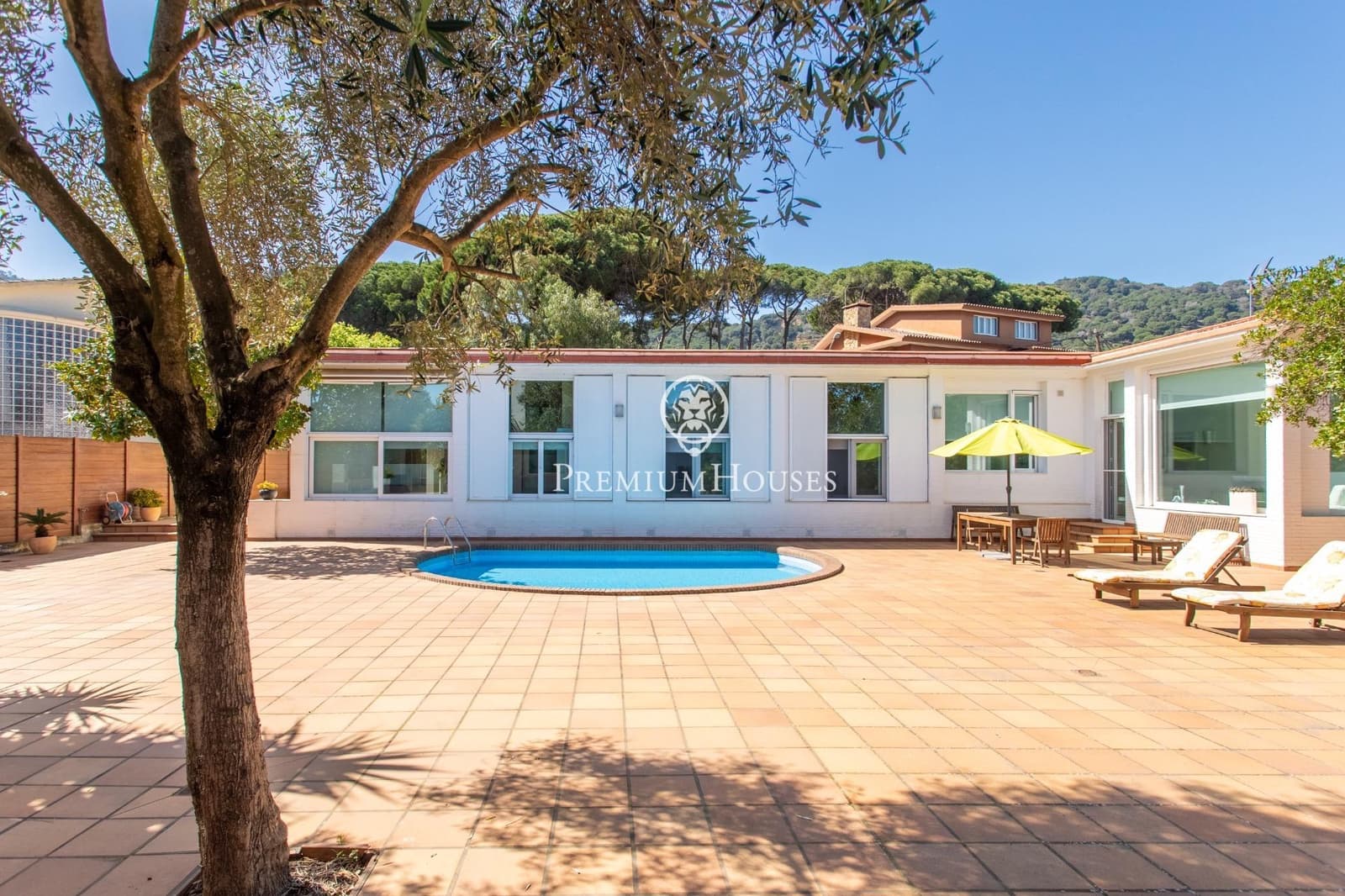 5 soveværelse Villa til salg i Argentona med swimmingpool garage - € 995.000 (Ref: 9758957)