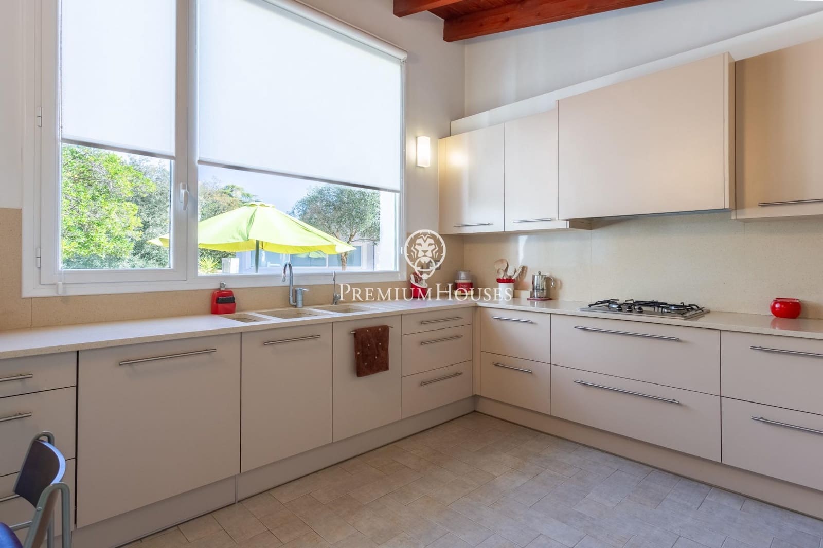 5 soveværelse Villa til salg i Argentona med swimmingpool garage - € 860.000 (Ref: 9758957)