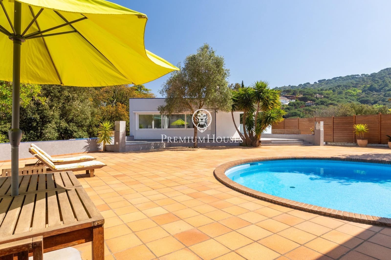 5 soveværelse Villa til salg i Argentona med swimmingpool garage - € 860.000 (Ref: 9758957)