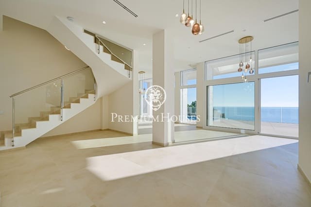 4 soverom Villa til salgs i Arenys de Mar med svømmebasseng garasje - € 2 650 000 (Ref: 9761975)