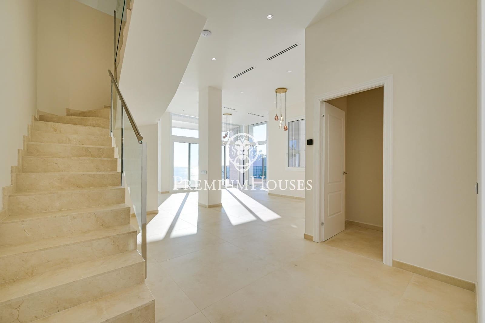 4 soverom Villa til salgs i Arenys de Mar med svømmebasseng garasje - € 2 650 000 (Ref: 9761975)