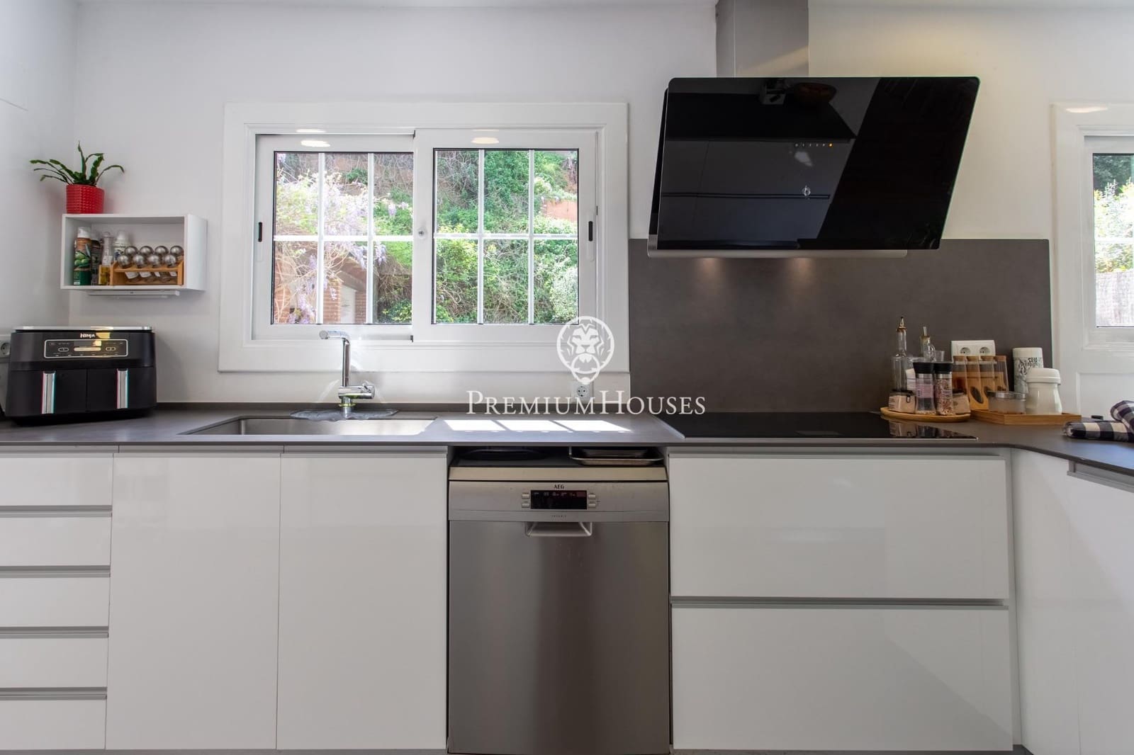 4 sypialnia Willa na sprzedaż w Sant Andreu de Llavaneres z basenem garażem - 1 350 000 € (Ref: 9761976)