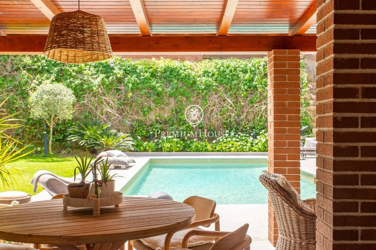 4 sypialnia Willa na sprzedaż w Sant Andreu de Llavaneres z basenem garażem - 1 350 000 € (Ref: 9761976)