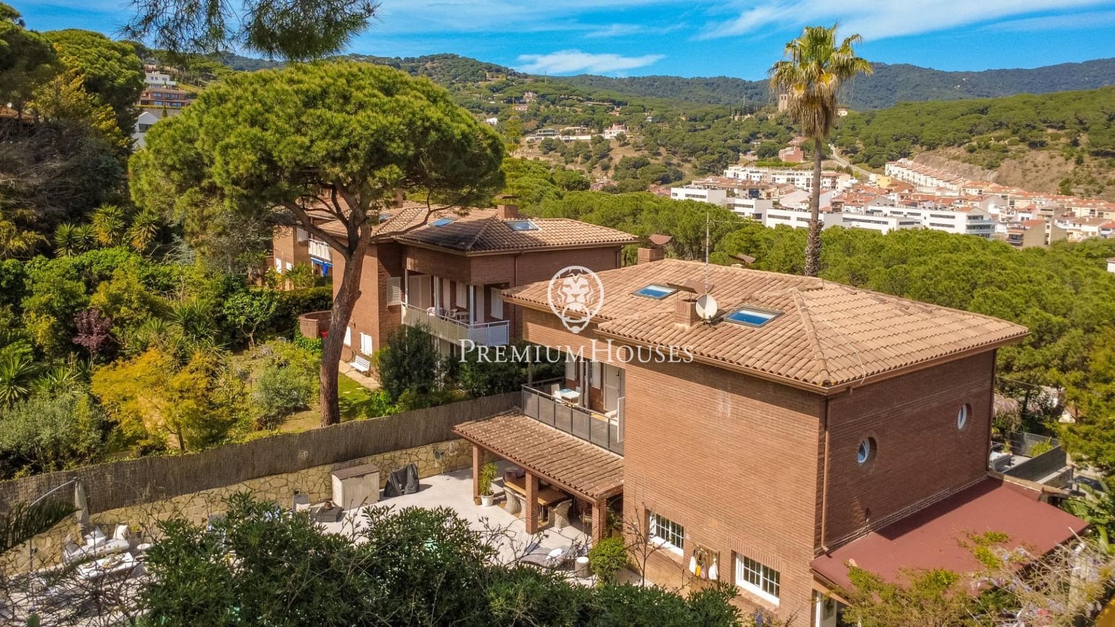 4 sypialnia Willa na sprzedaż w Sant Andreu de Llavaneres z basenem garażem - 1 350 000 € (Ref: 9761976)