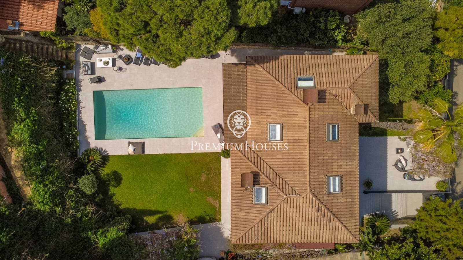 4 sypialnia Willa na sprzedaż w Sant Andreu de Llavaneres z basenem garażem - 1 350 000 € (Ref: 9761976)