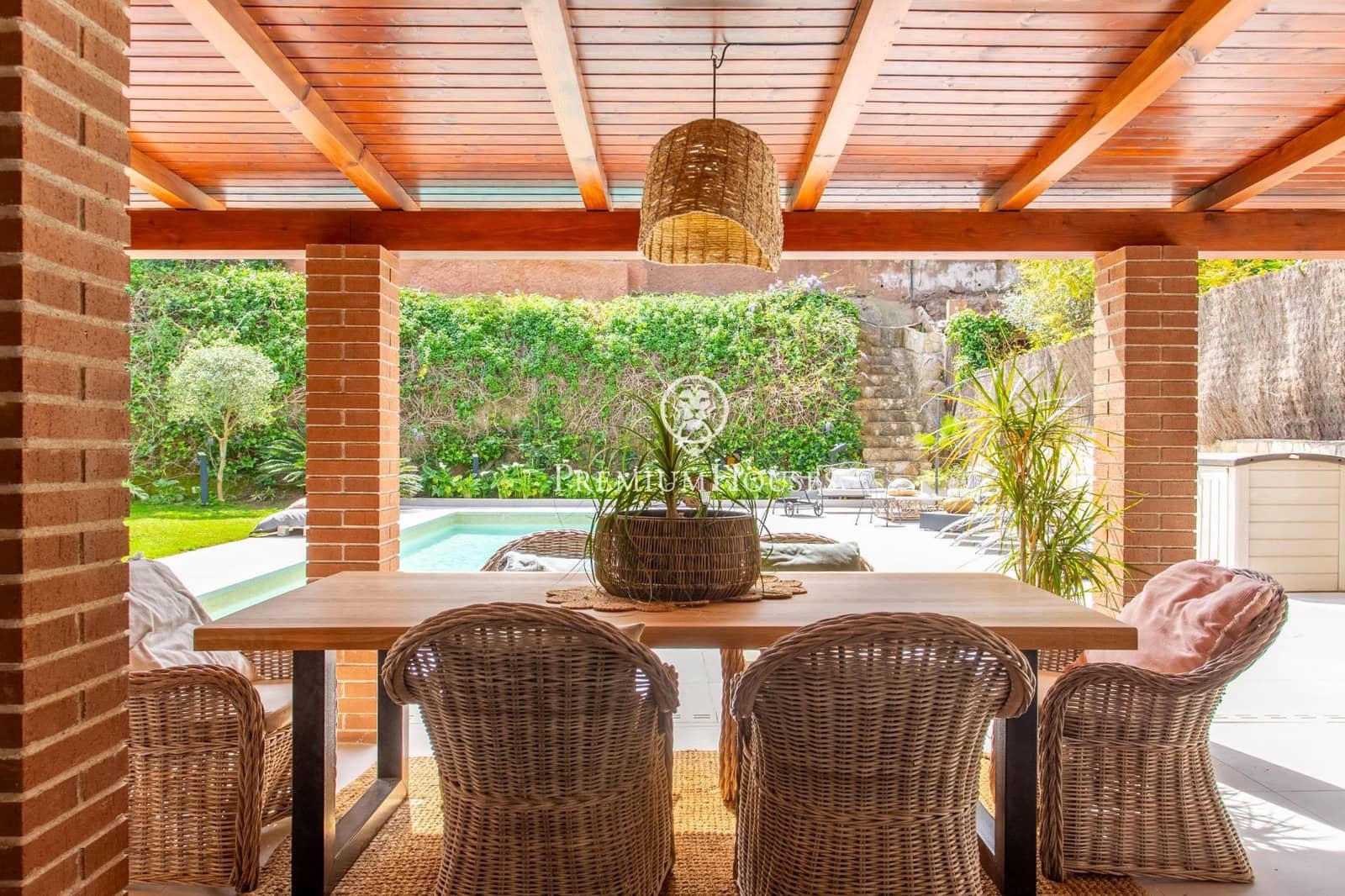 4 sypialnia Willa na sprzedaż w Sant Andreu de Llavaneres z basenem garażem - 1 350 000 € (Ref: 9761976)