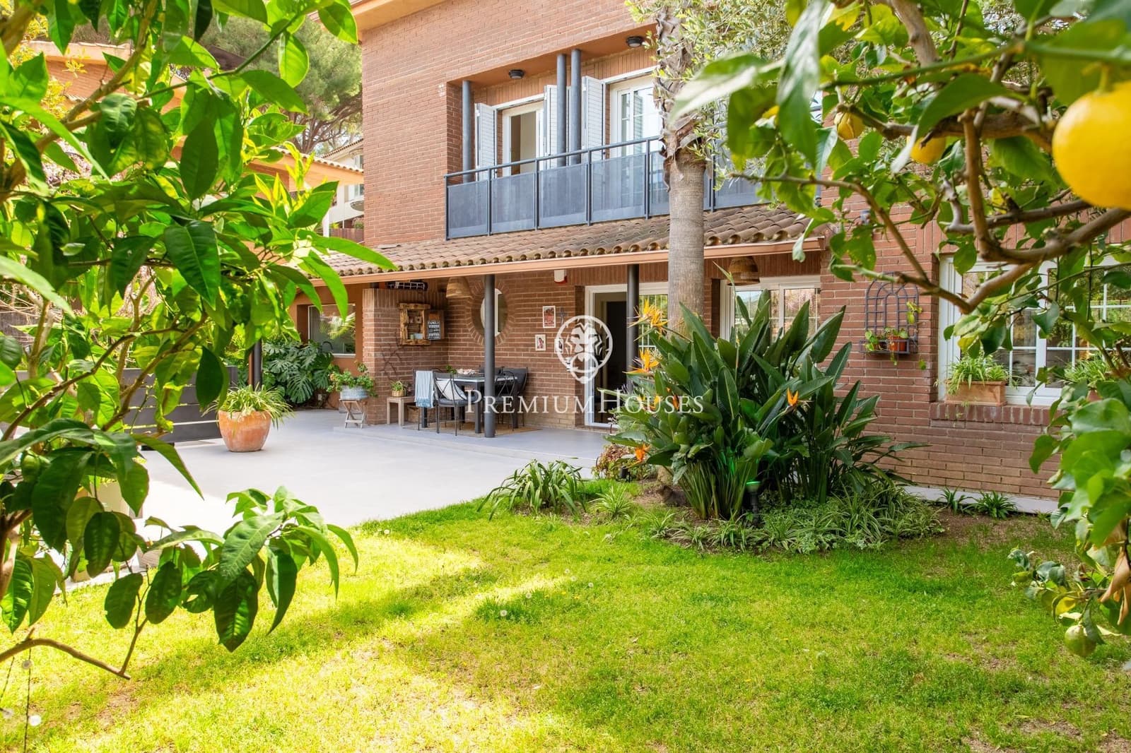 4 sypialnia Willa na sprzedaż w Sant Andreu de Llavaneres z basenem garażem - 1 350 000 € (Ref: 9761976)