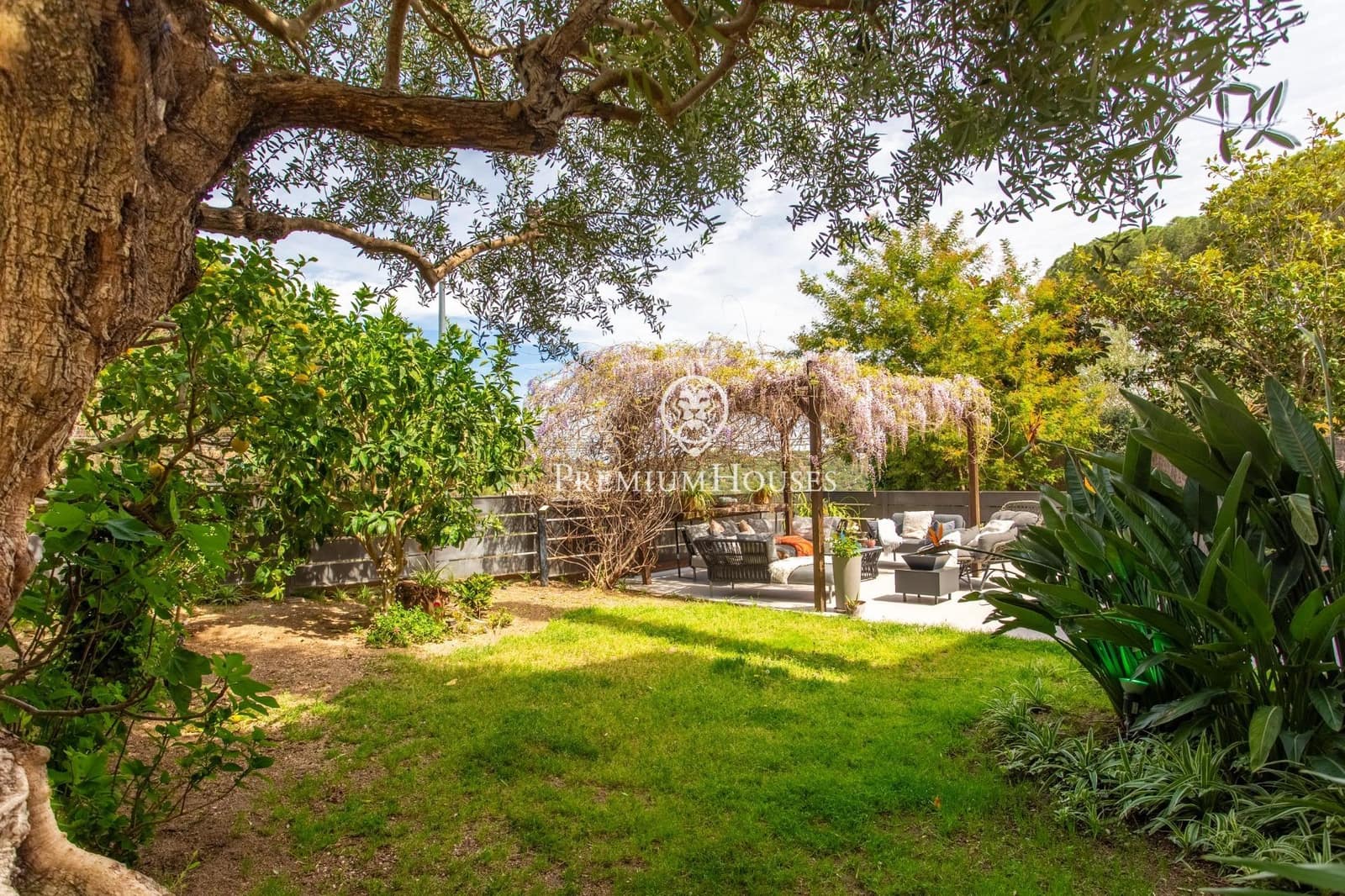 4 sypialnia Willa na sprzedaż w Sant Andreu de Llavaneres z basenem garażem - 1 350 000 € (Ref: 9761976)