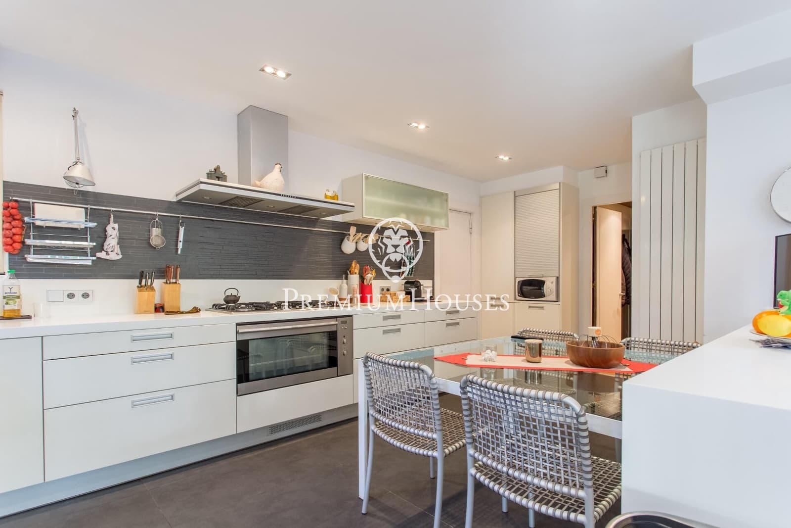 5 bedroom Villa for sale in Cabrils with pool garage - € 1,190,000 (Ref: 9761977)