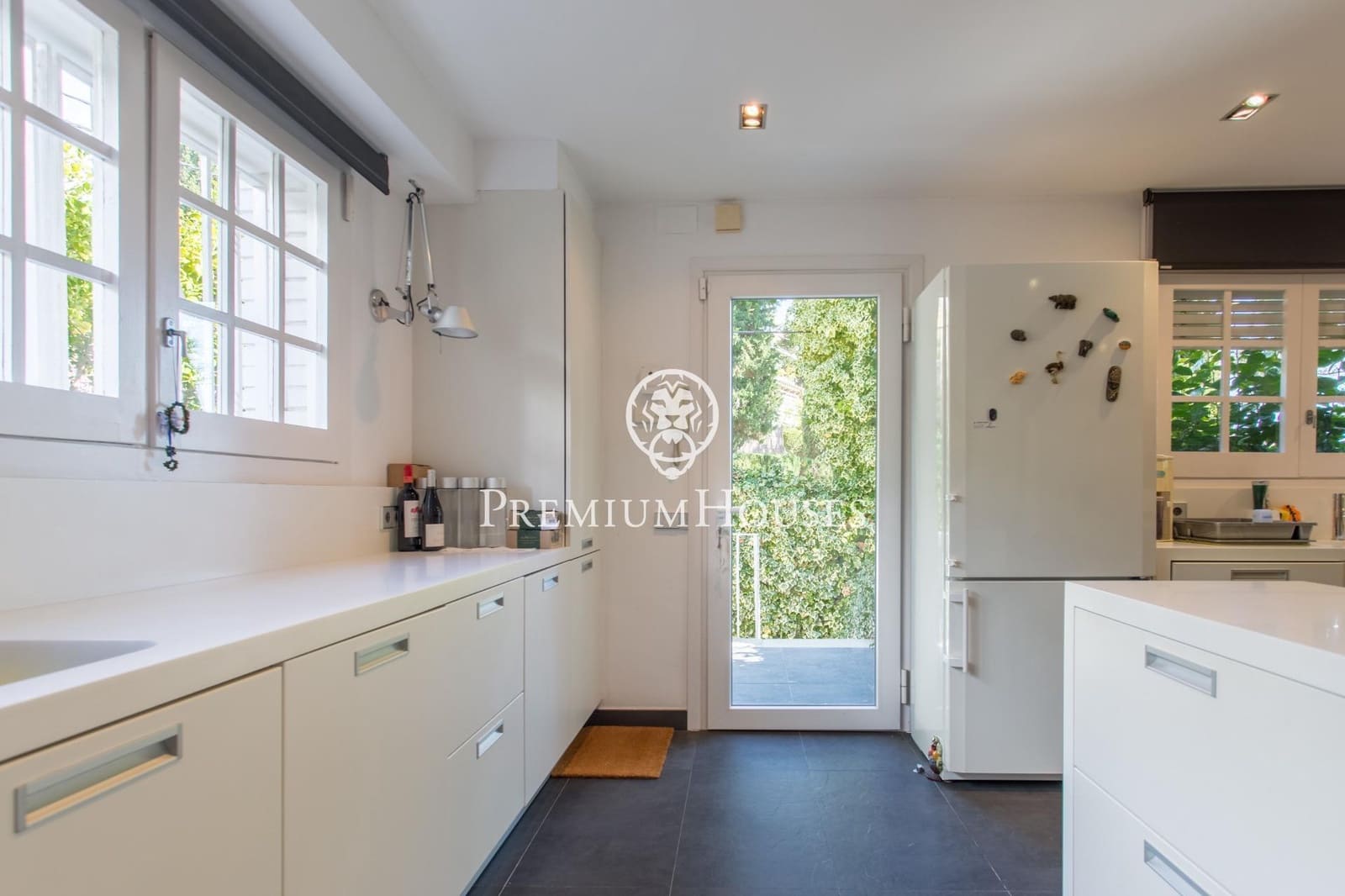 5 bedroom Villa for sale in Cabrils with pool garage - € 1,190,000 (Ref: 9761977)