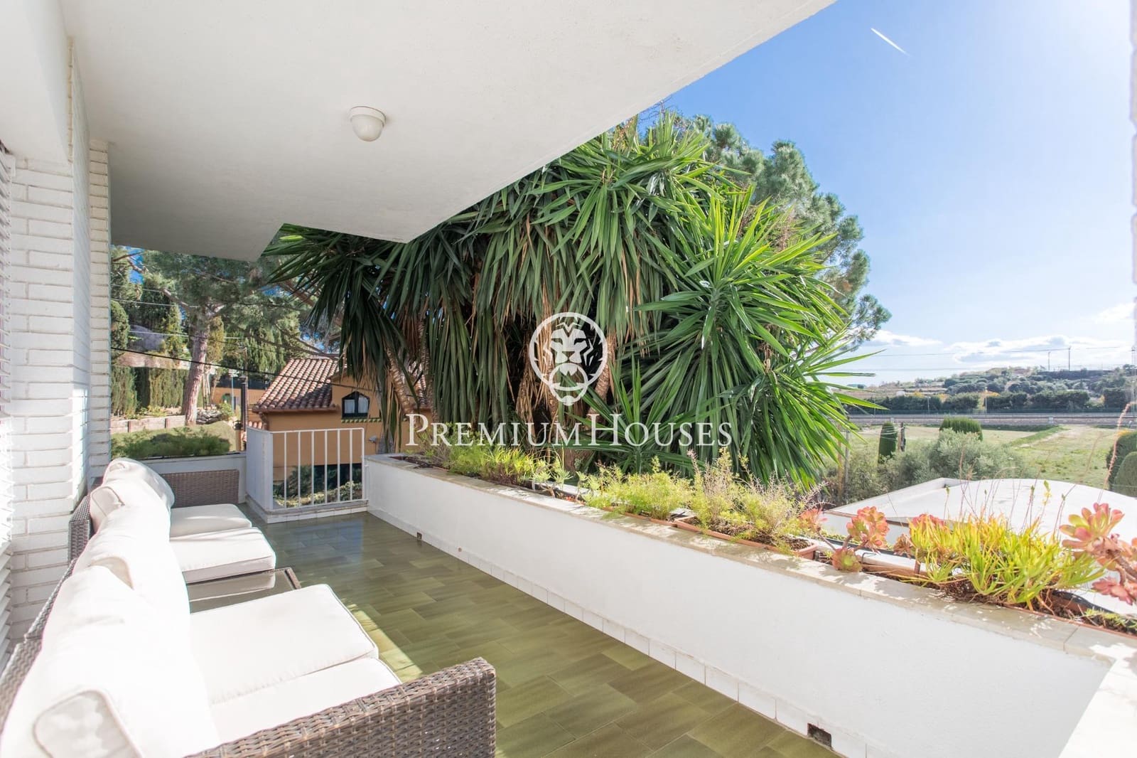 5 bedroom Villa for sale in Cabrils with pool garage - € 1,190,000 (Ref: 9761977)