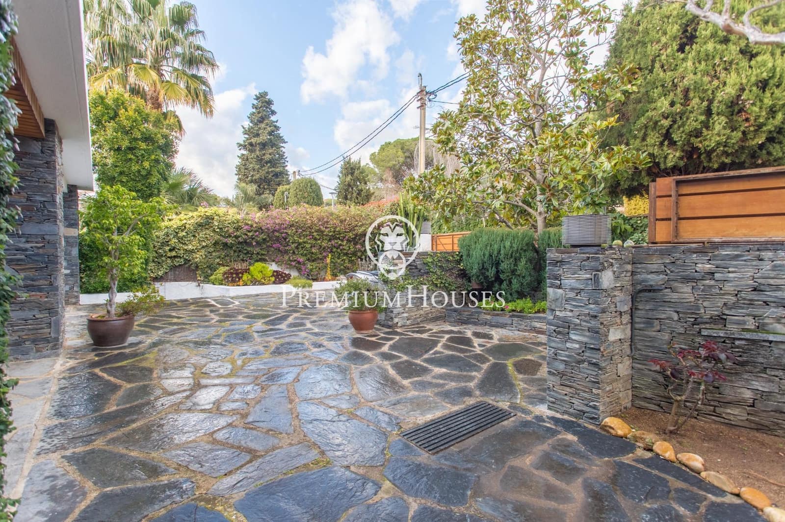 5 bedroom Villa for sale in Cabrils with pool garage - € 1,190,000 (Ref: 9761977)