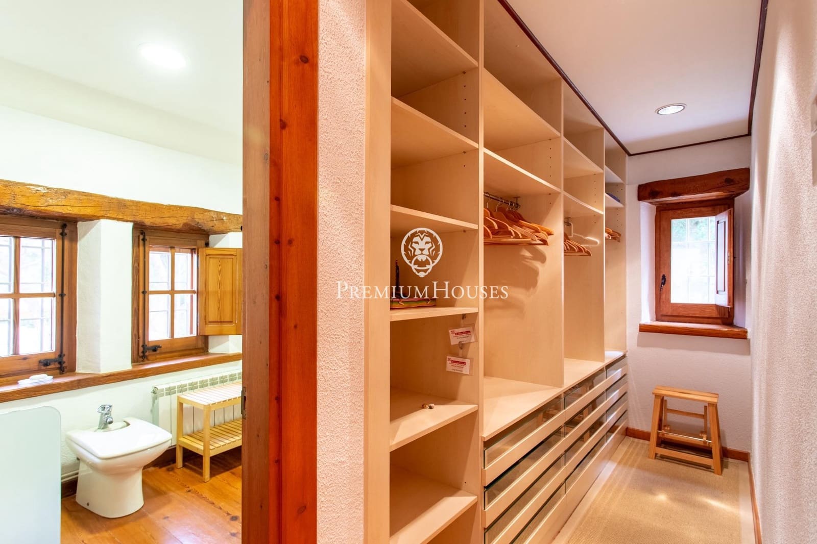 6 sypialnia Finka/Dom wiejski na sprzedaż w Sant Iscle de Vallalta z basenem garażem - 1 349 000 € (Ref: 9770644)