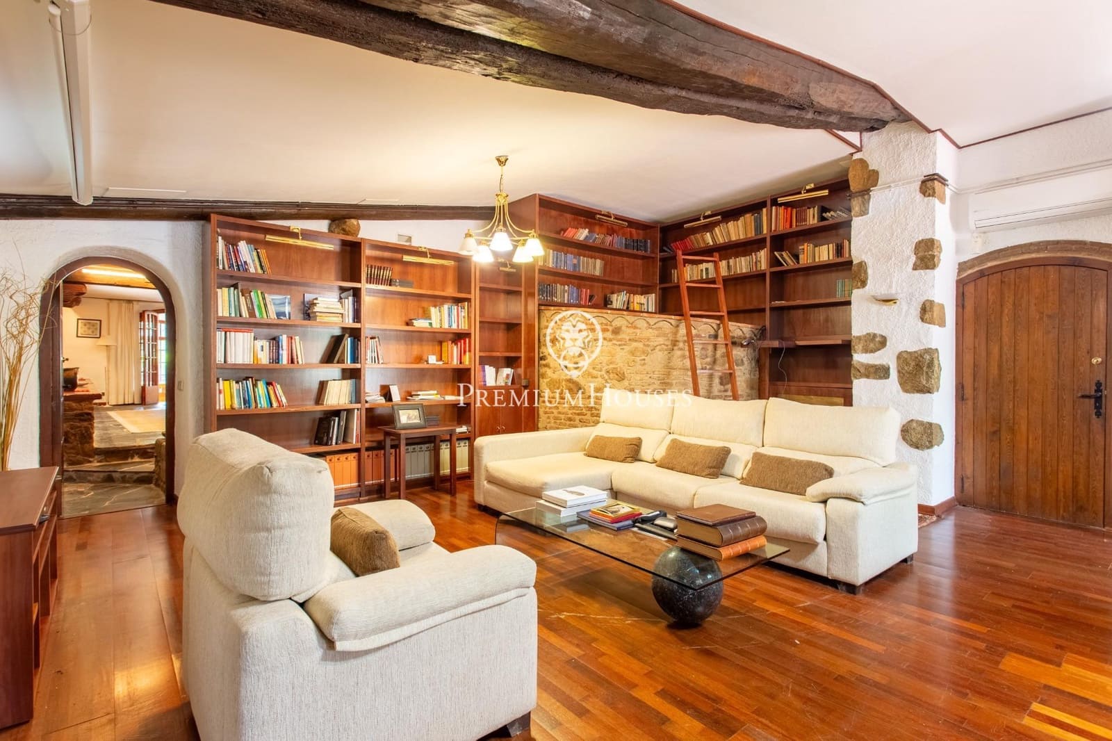 6 sypialnia Finka/Dom wiejski na sprzedaż w Sant Iscle de Vallalta z basenem garażem - 1 349 000 € (Ref: 9770644)