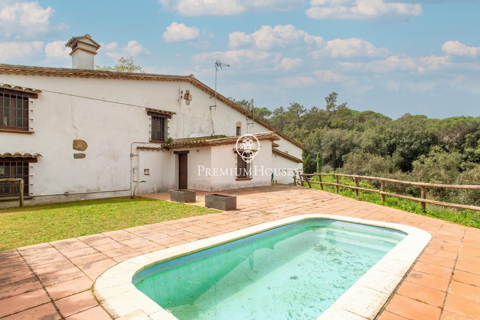 6 sypialnia Finka/Dom wiejski na sprzedaż w Sant Iscle de Vallalta z basenem garażem - 1 349 000 € (Ref: 9770644)