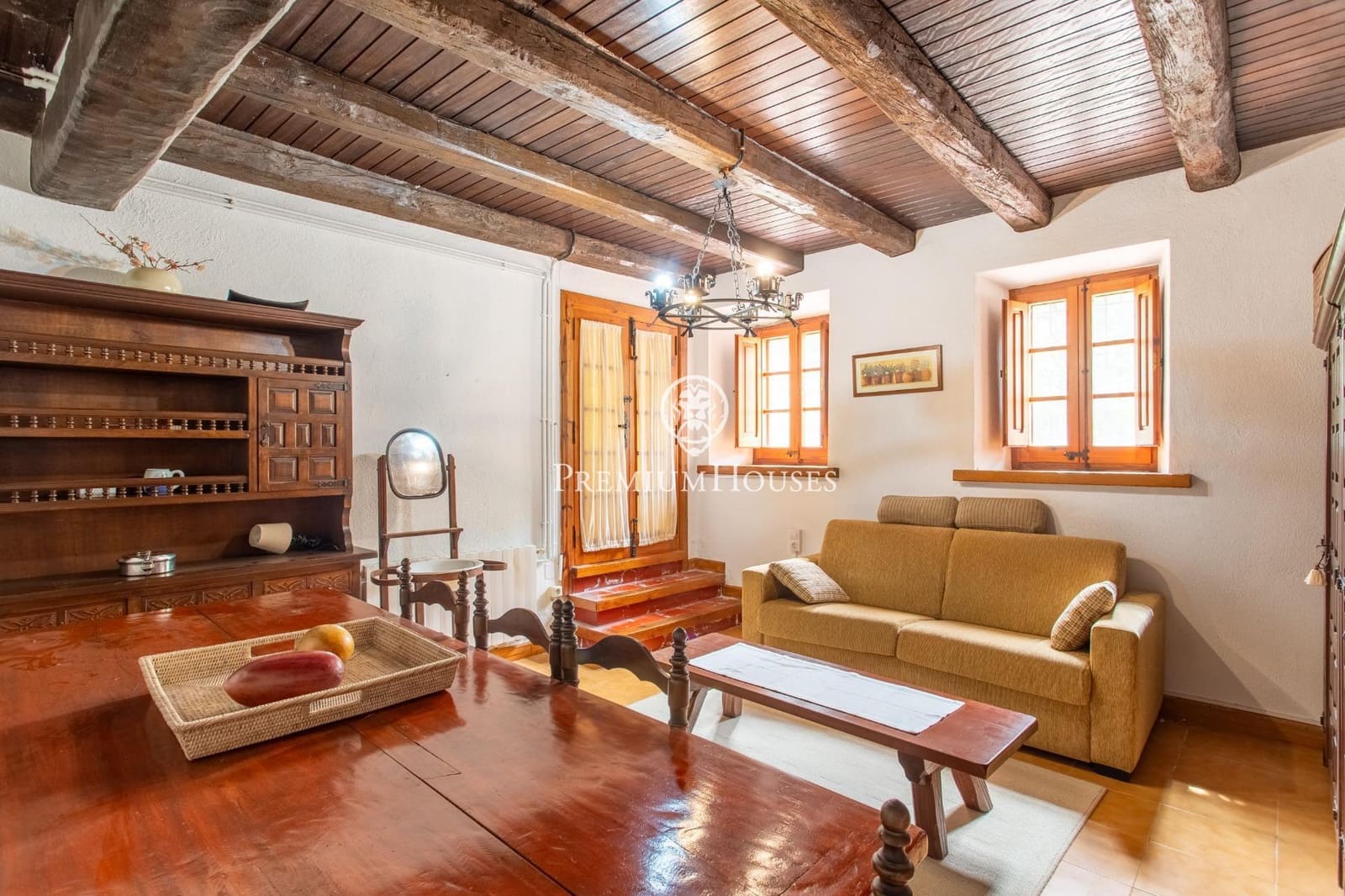 6 sypialnia Finka/Dom wiejski na sprzedaż w Sant Iscle de Vallalta z basenem garażem - 1 349 000 € (Ref: 9770644)