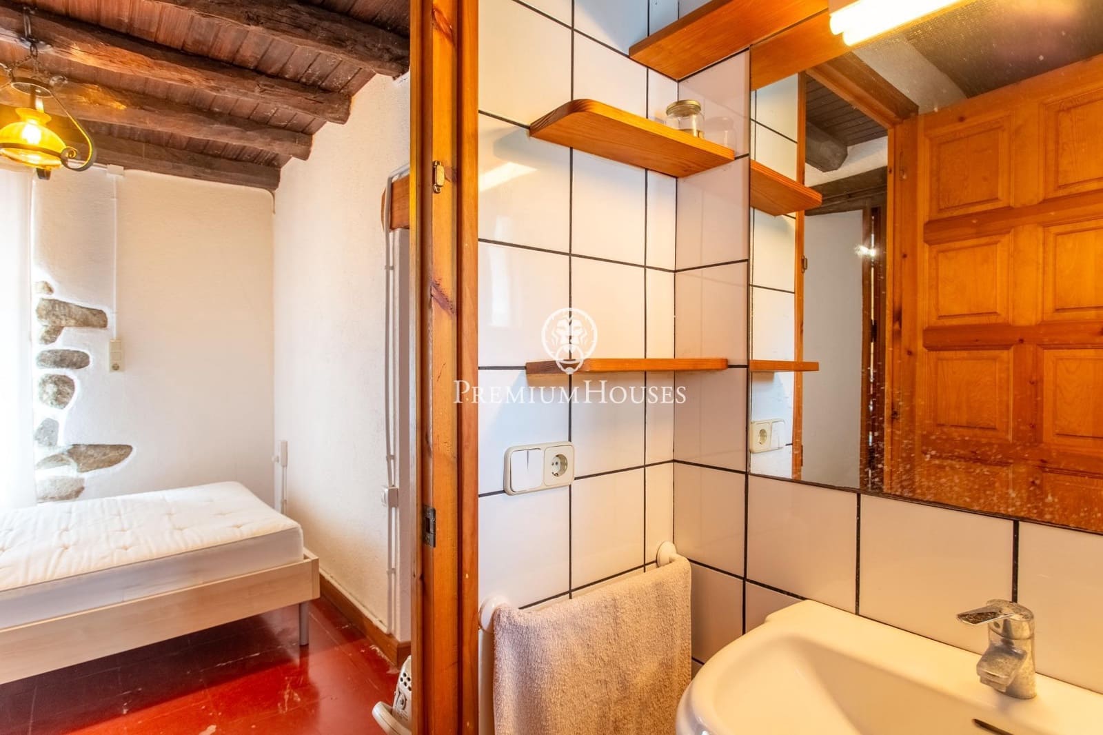 6 sypialnia Finka/Dom wiejski na sprzedaż w Sant Iscle de Vallalta z basenem garażem - 1 349 000 € (Ref: 9770644)