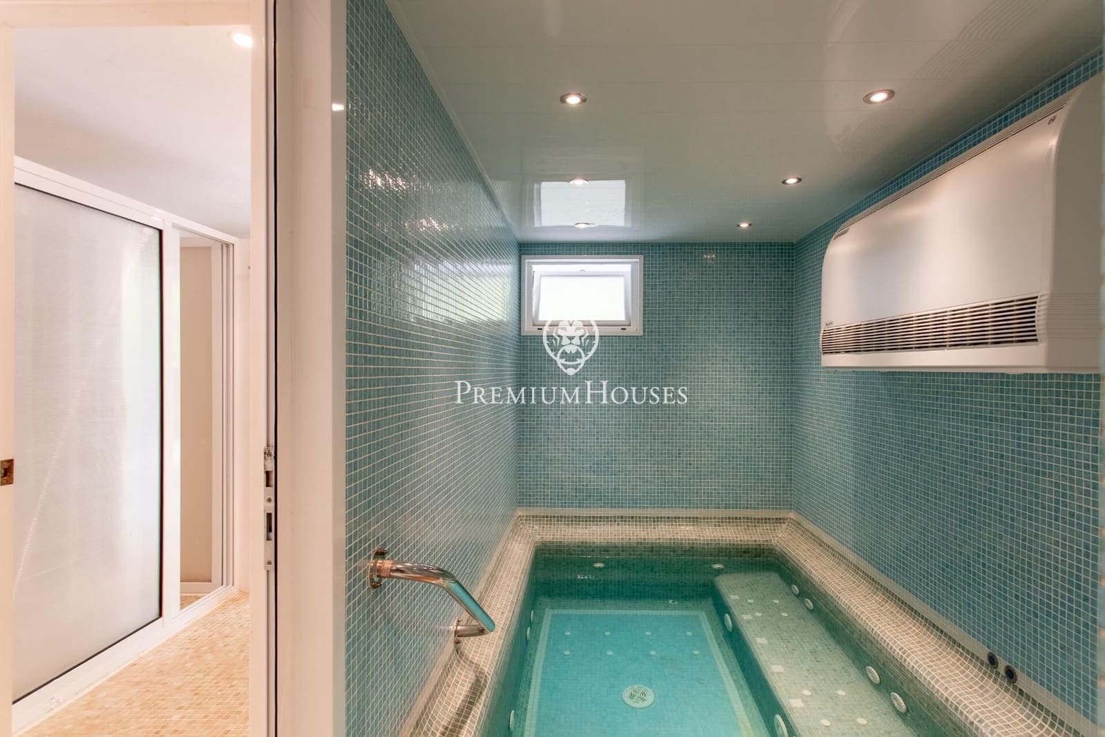 6 sypialnia Finka/Dom wiejski na sprzedaż w Sant Iscle de Vallalta z basenem garażem - 1 349 000 € (Ref: 9770644)