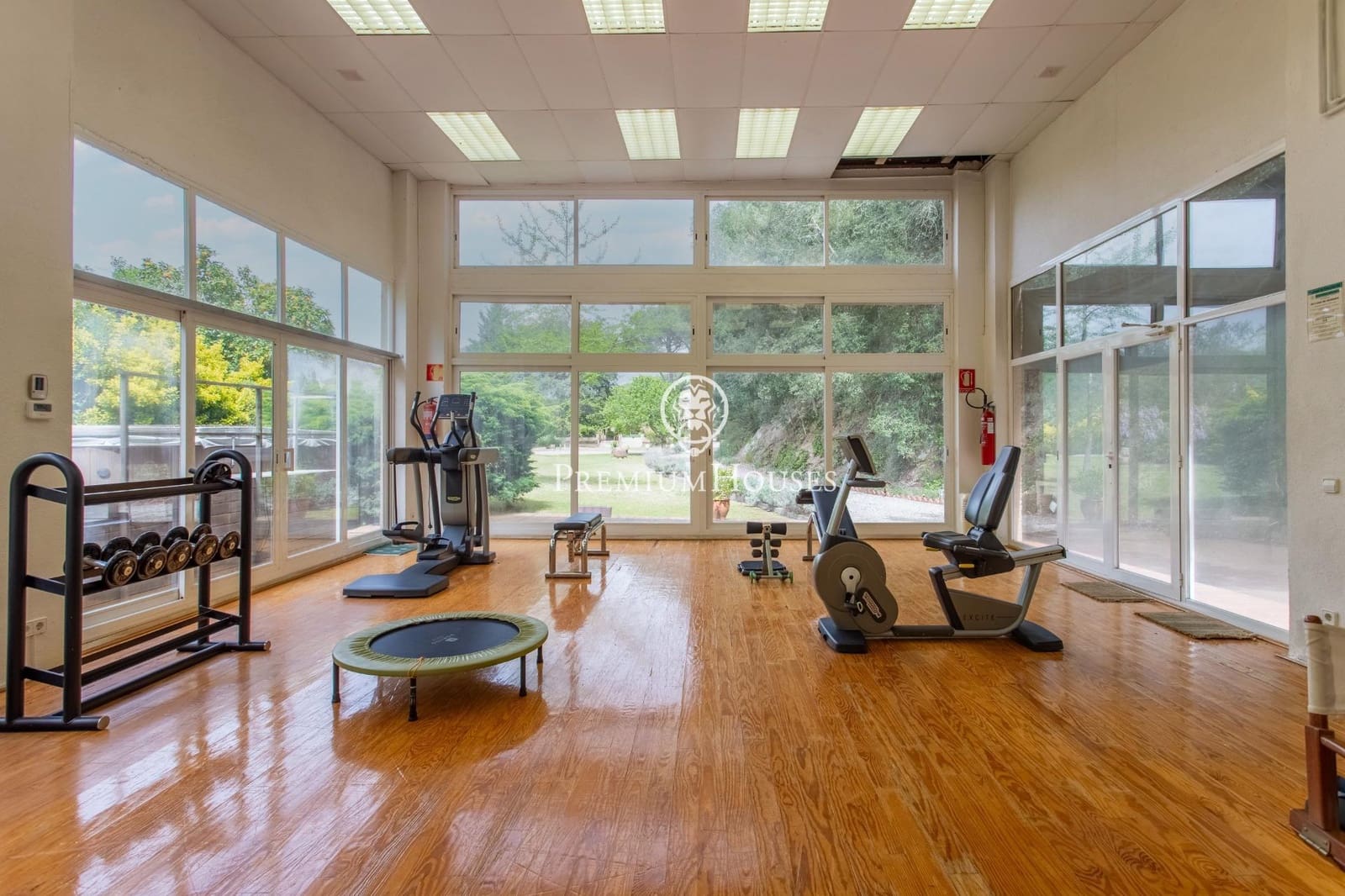 6 sypialnia Finka/Dom wiejski na sprzedaż w Sant Iscle de Vallalta z basenem garażem - 1 349 000 € (Ref: 9770644)