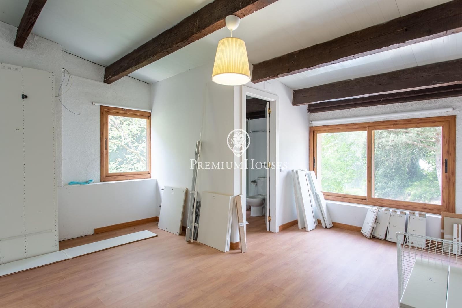 6 sypialnia Finka/Dom wiejski na sprzedaż w Sant Iscle de Vallalta z basenem garażem - 1 349 000 € (Ref: 9770644)