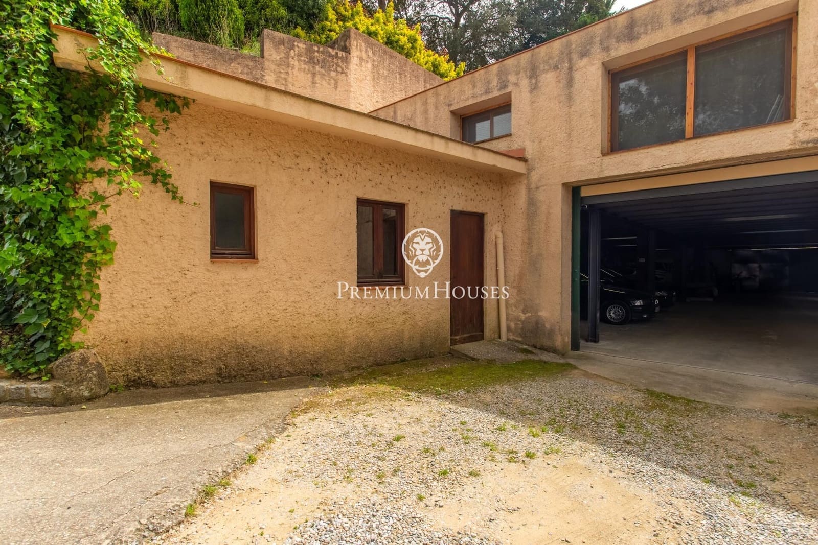 6 sypialnia Finka/Dom wiejski na sprzedaż w Sant Iscle de Vallalta z basenem garażem - 1 349 000 € (Ref: 9770644)