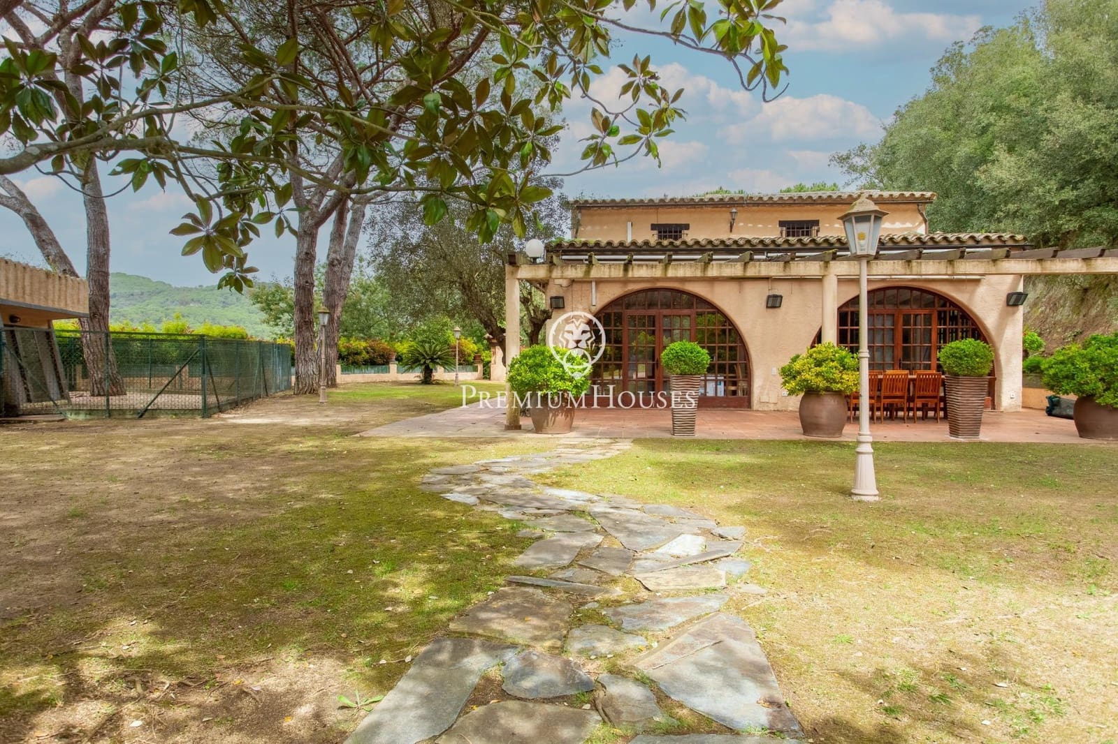 6 sypialnia Finka/Dom wiejski na sprzedaż w Sant Iscle de Vallalta z basenem garażem - 1 349 000 € (Ref: 9770644)