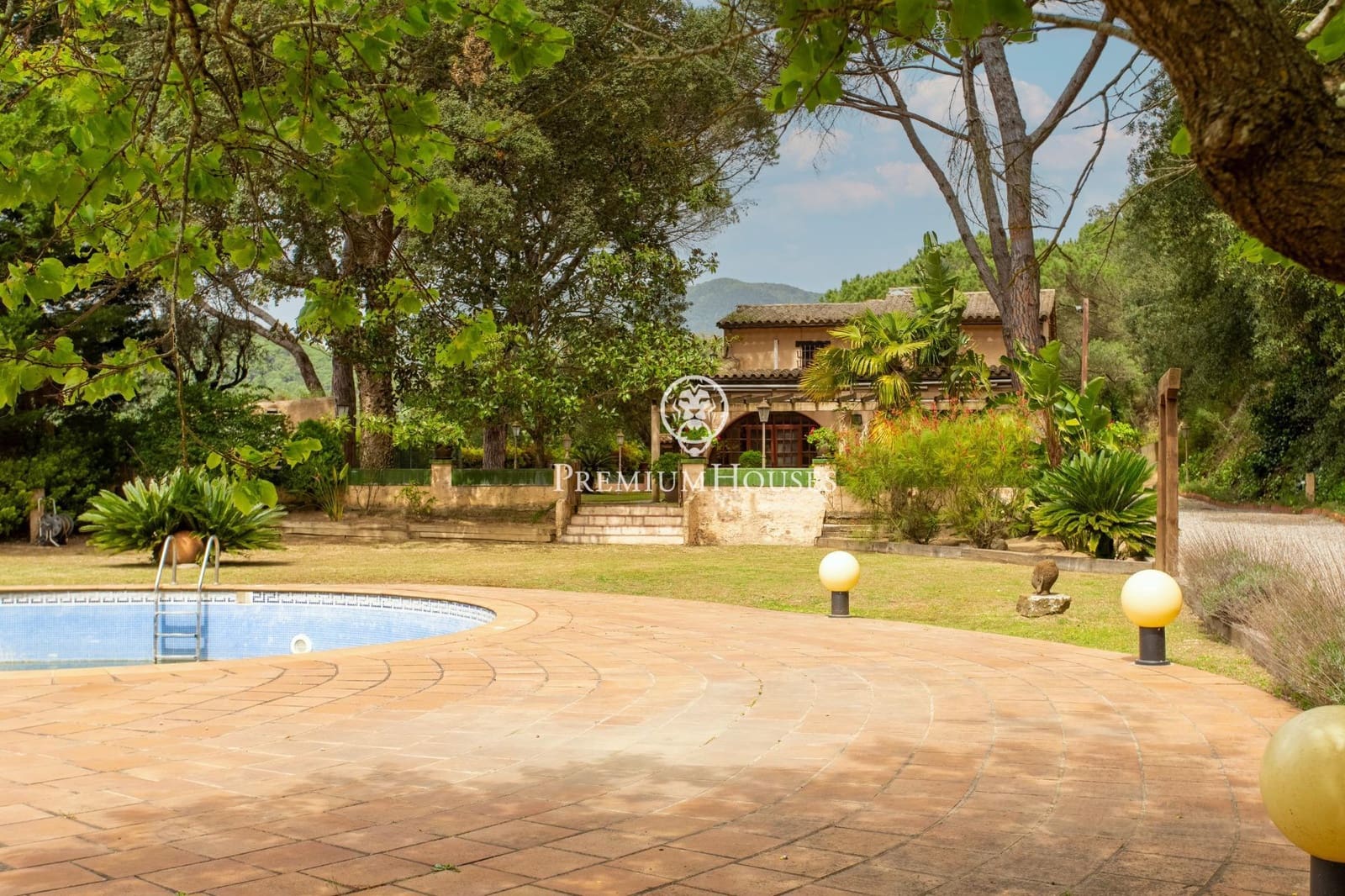 6 sypialnia Finka/Dom wiejski na sprzedaż w Sant Iscle de Vallalta z basenem garażem - 1 349 000 € (Ref: 9770644)