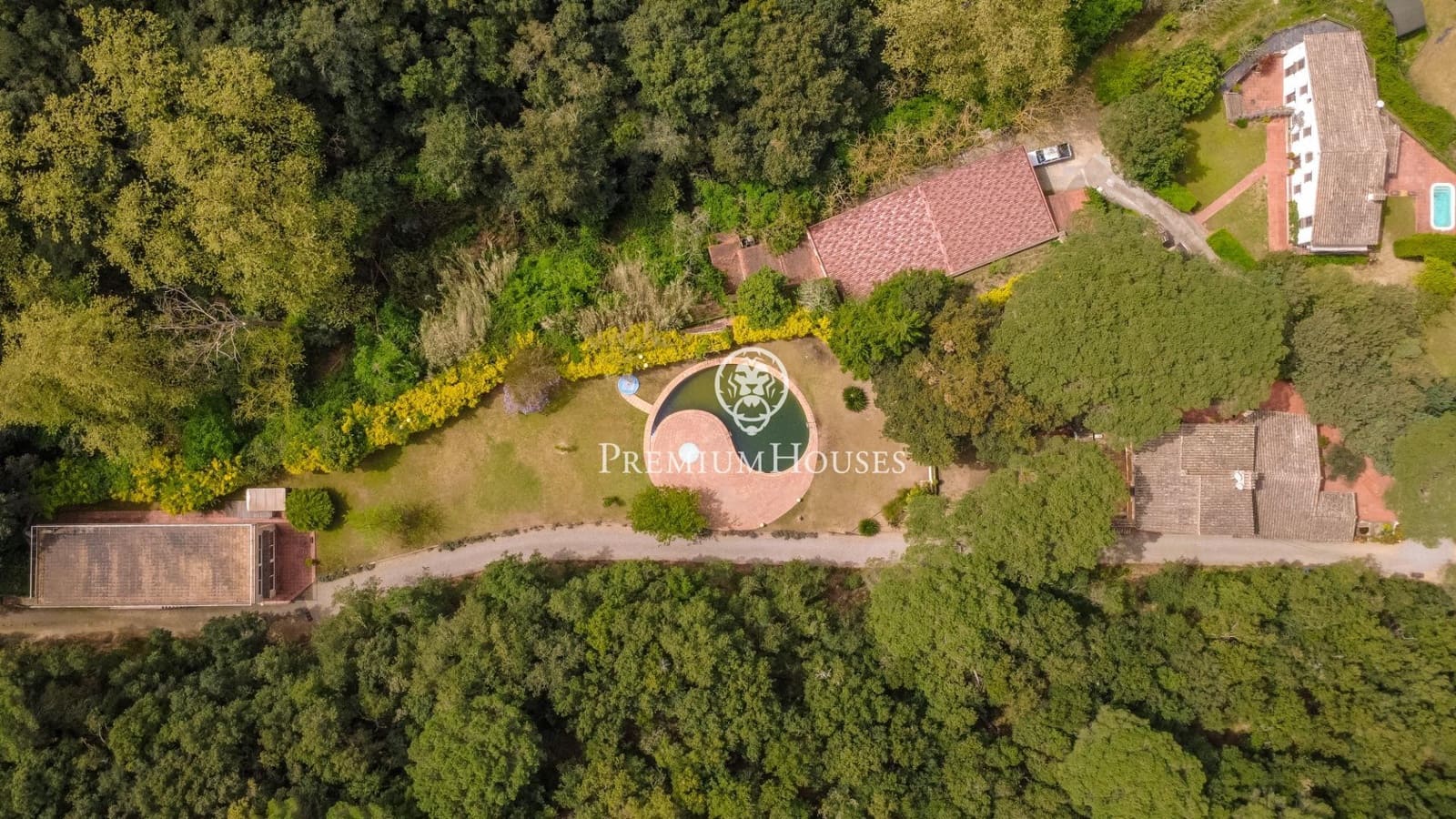 6 sypialnia Finka/Dom wiejski na sprzedaż w Sant Iscle de Vallalta z basenem garażem - 1 349 000 € (Ref: 9770644)