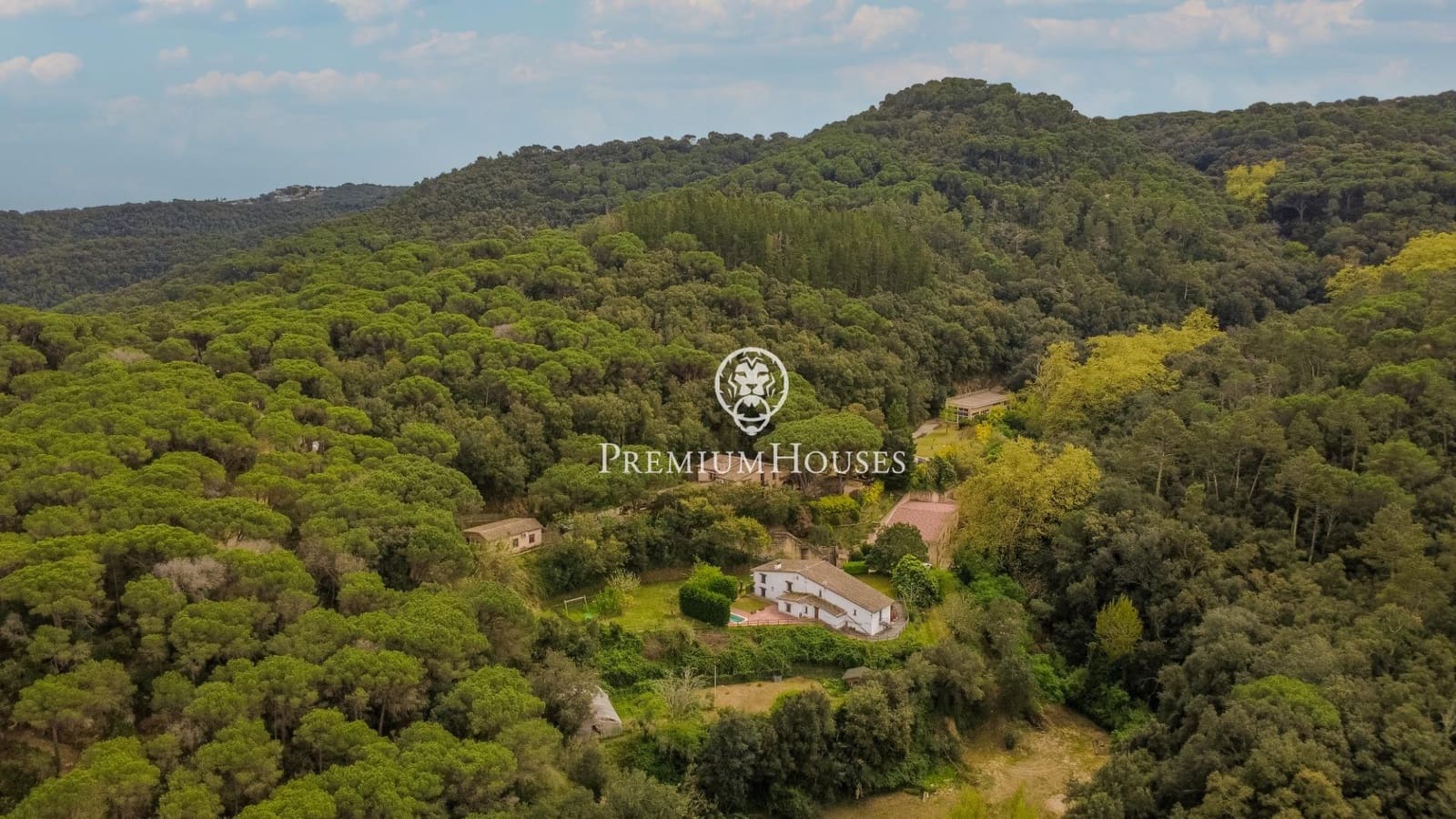 6 sypialnia Finka/Dom wiejski na sprzedaż w Sant Iscle de Vallalta z basenem garażem - 1 349 000 € (Ref: 9770644)