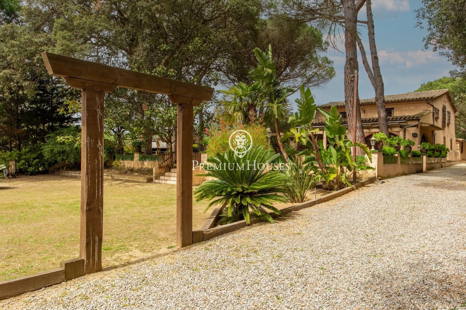 6 sypialnia Finka/Dom wiejski na sprzedaż w Sant Iscle de Vallalta z basenem garażem - 1 349 000 € (Ref: 9770644)