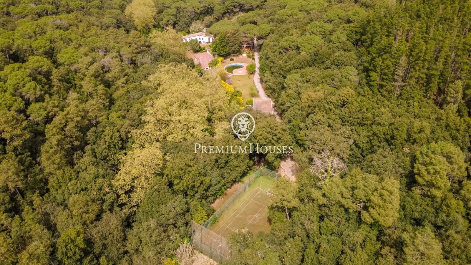 6 sypialnia Finka/Dom wiejski na sprzedaż w Sant Iscle de Vallalta z basenem garażem - 1 349 000 € (Ref: 9770644)
