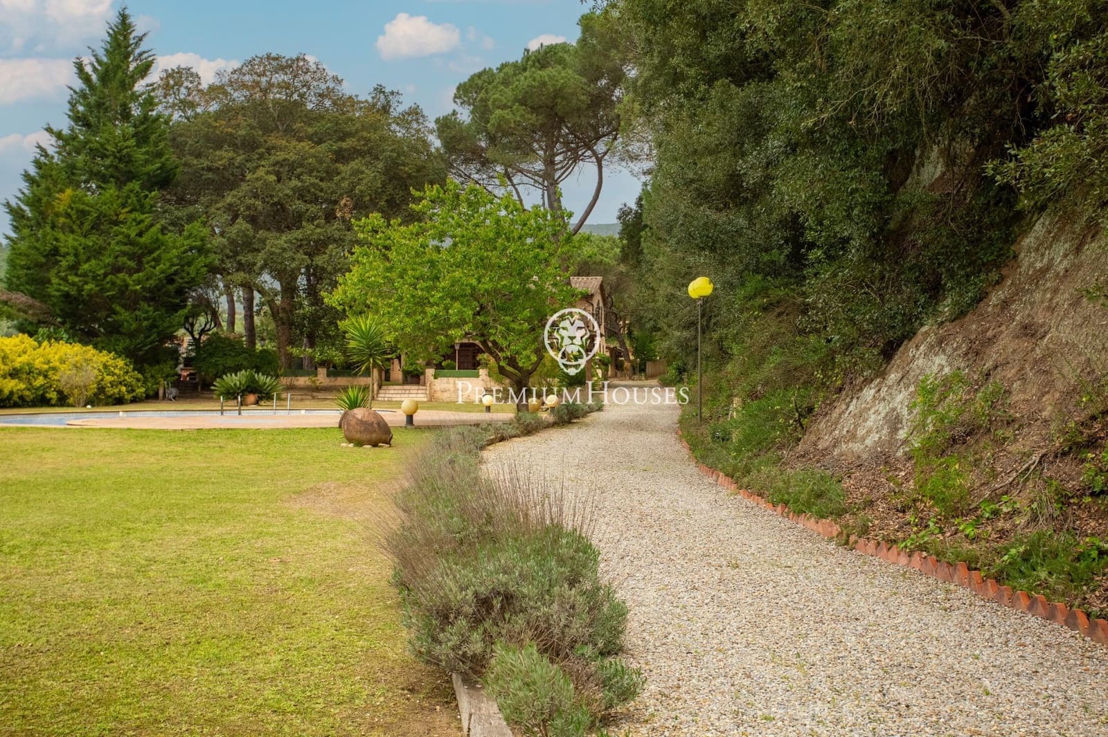 6 sypialnia Finka/Dom wiejski na sprzedaż w Sant Iscle de Vallalta z basenem garażem - 1 349 000 € (Ref: 9770644)