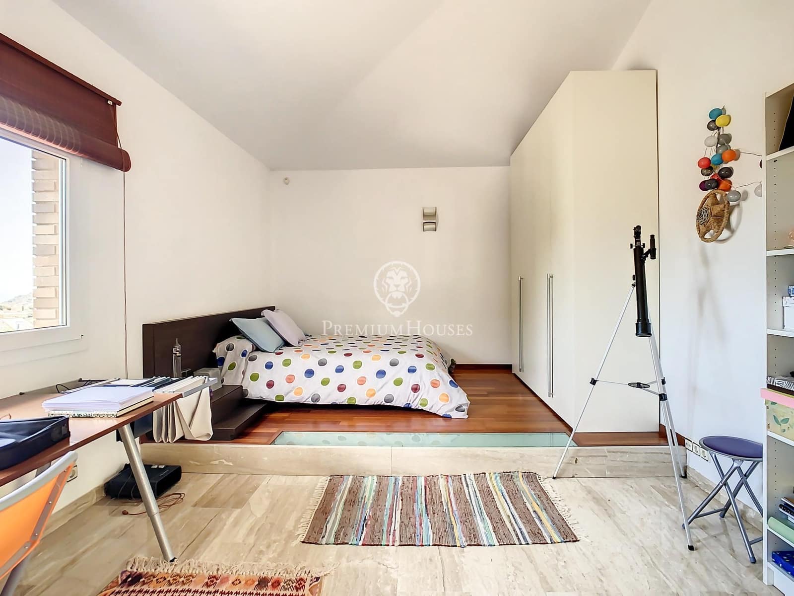 5 bedroom Villa for sale in Badalona with garage - € 1,700,000 (Ref: 9770649)